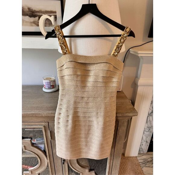 Sherri Hill Gold Tiered Stretch Mini Dress, Size 6 - Picture 3 of 14